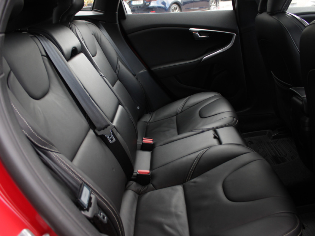 2016 Volvo V40
