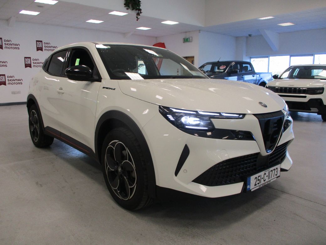 2025 Alfa Romeo Junior