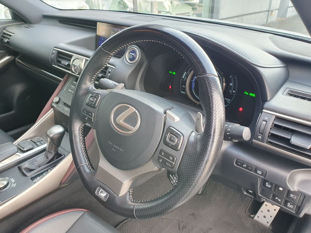 2020 Lexus IS 300h