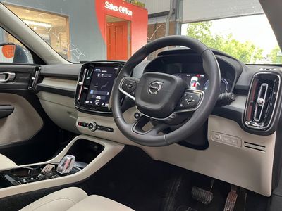 2022 Volvo XC40