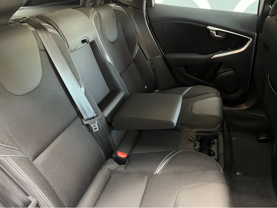 2016 Volvo V40