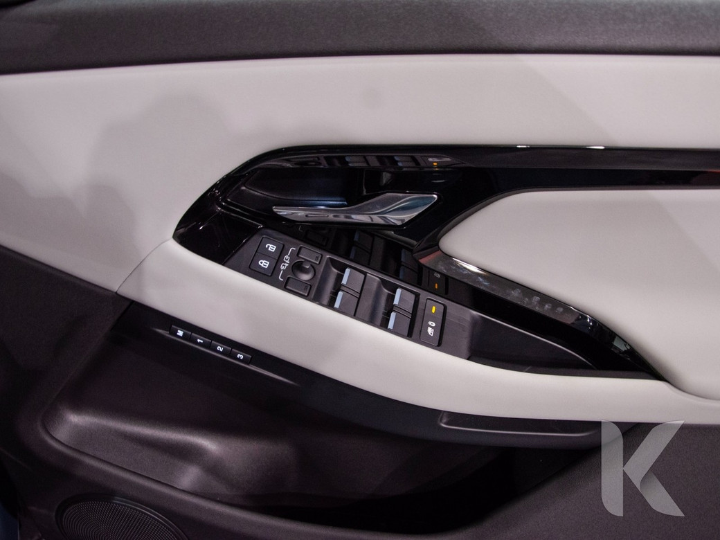 2025 Land Rover Range Rover Evoque
