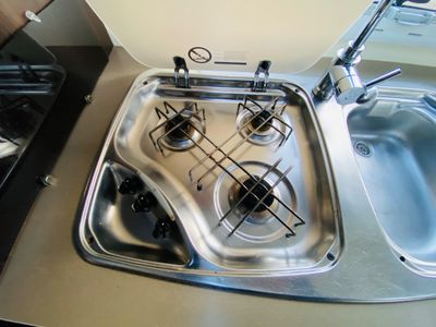 2018 ROLLER TEAM ZEFIRO 675 S-A  R.H.D AUTO 