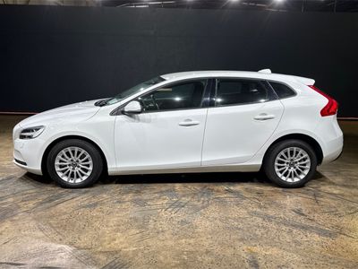 2018 Volvo V40