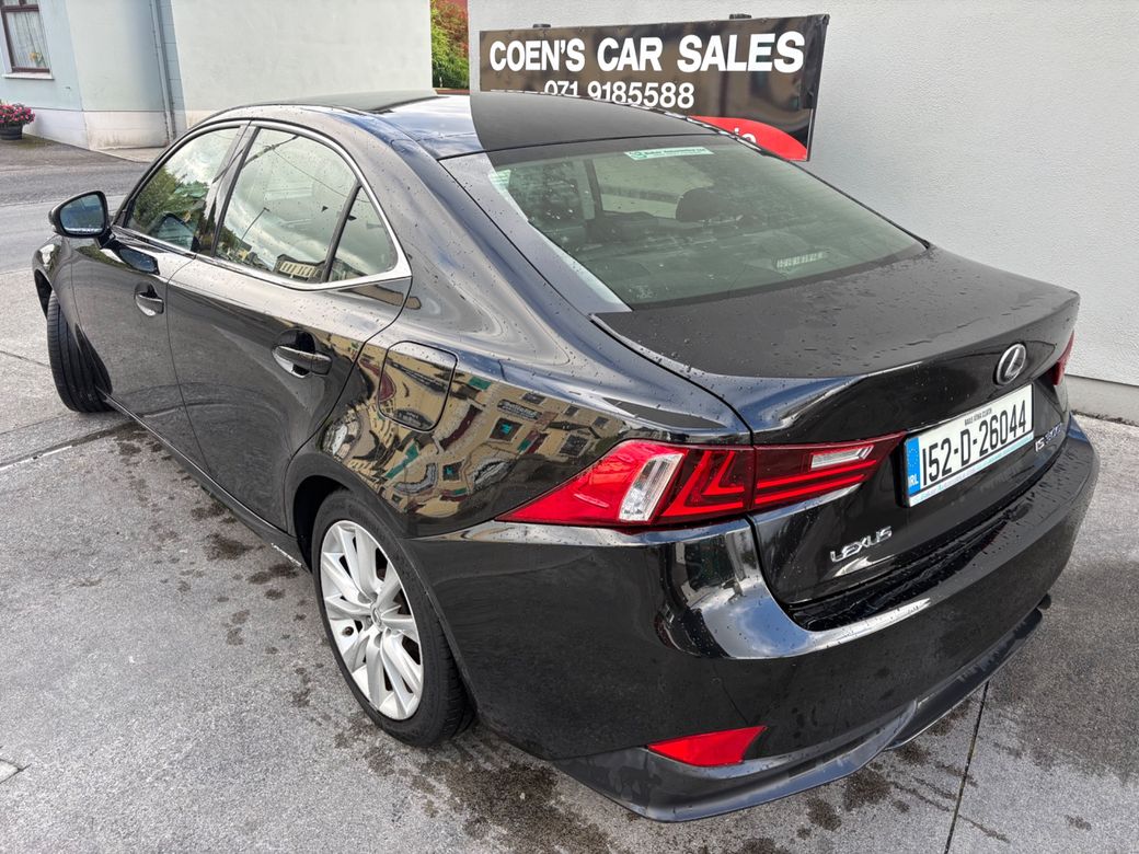 2015 Lexus IS 300h