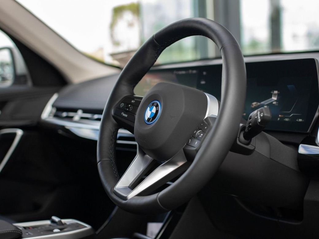 2025 BMW iX1