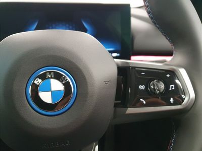 2025 BMW i5