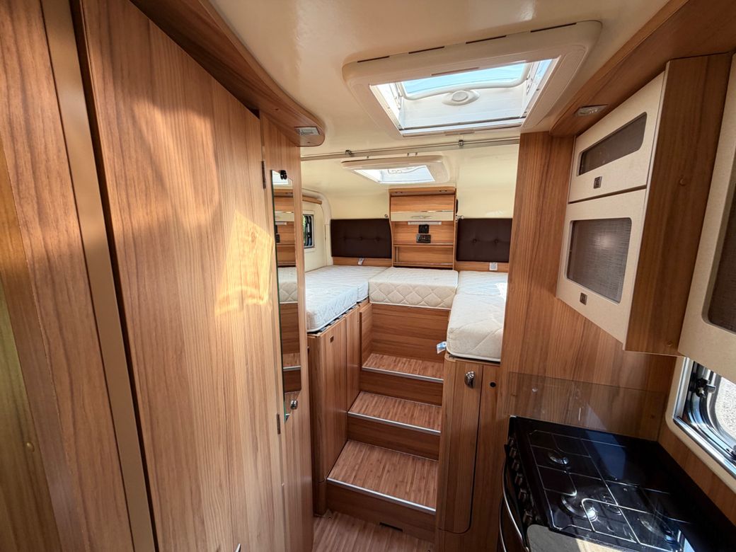 2014 BAILEY APPROACH  AUTOGRAPH 750 LOW PROFILE R.H.D 