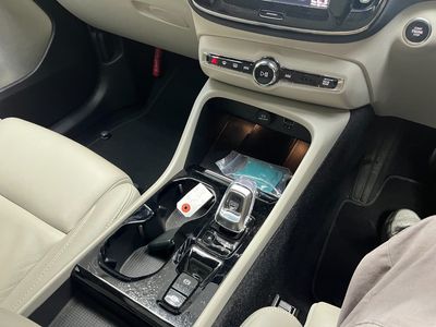 2022 Volvo XC40