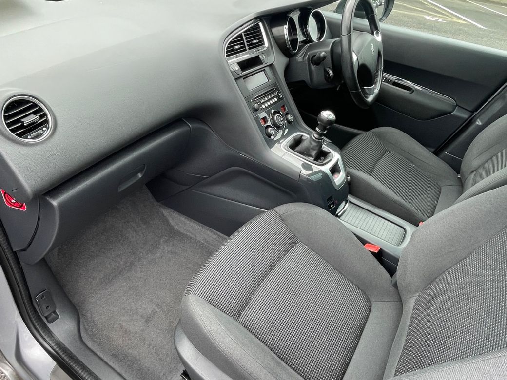 2017 Peugeot 5008