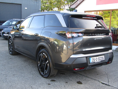 2025 Peugeot 5008