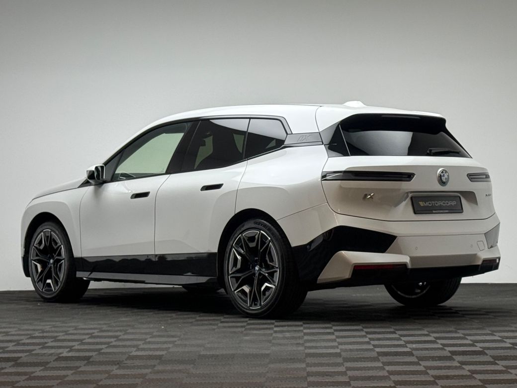 2024 BMW iX