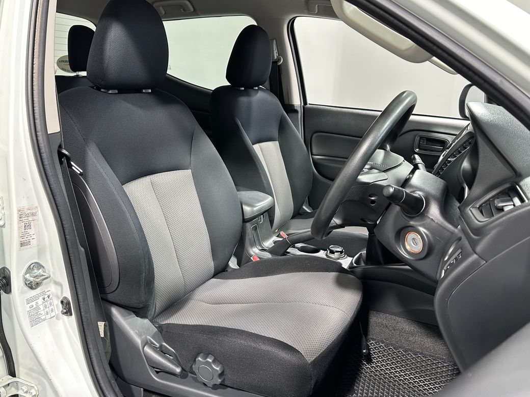 2020 Mitsubishi L200