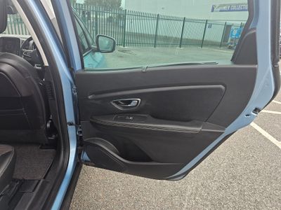 2017 Renault Grand Scenic