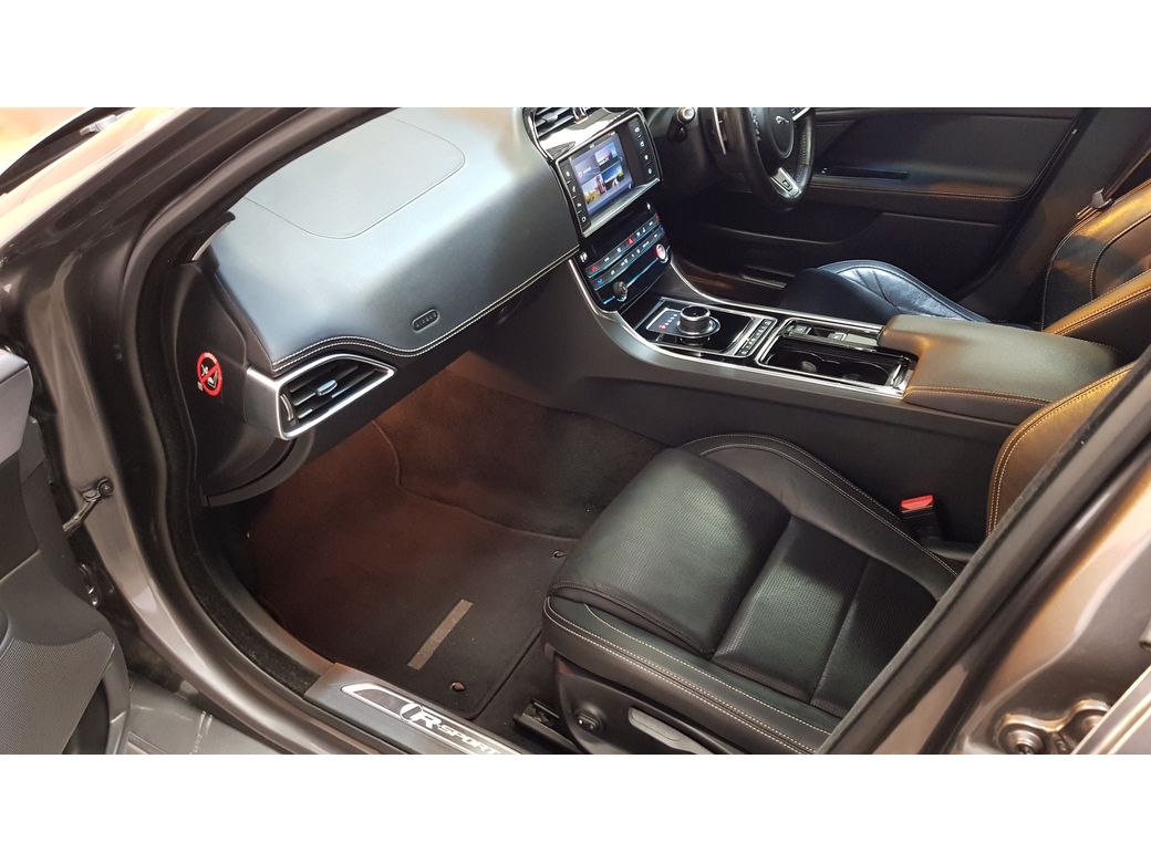 2018 Jaguar XE