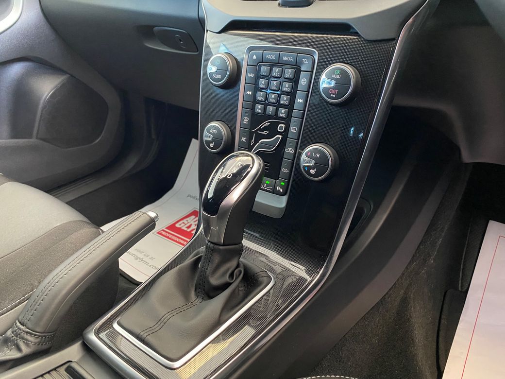 2017 Volvo V40