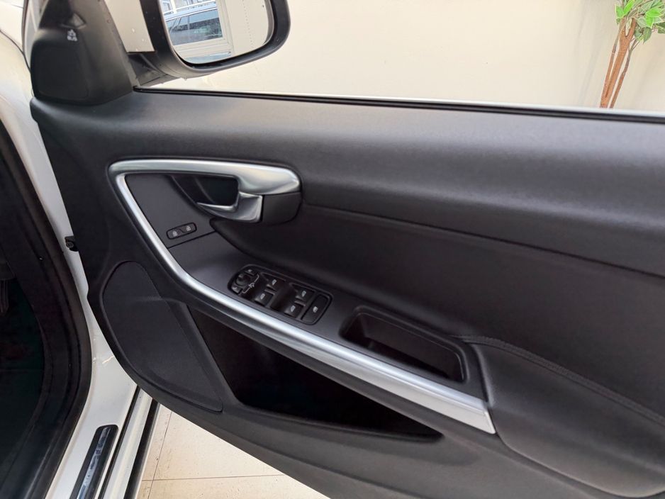 2018 Volvo V60