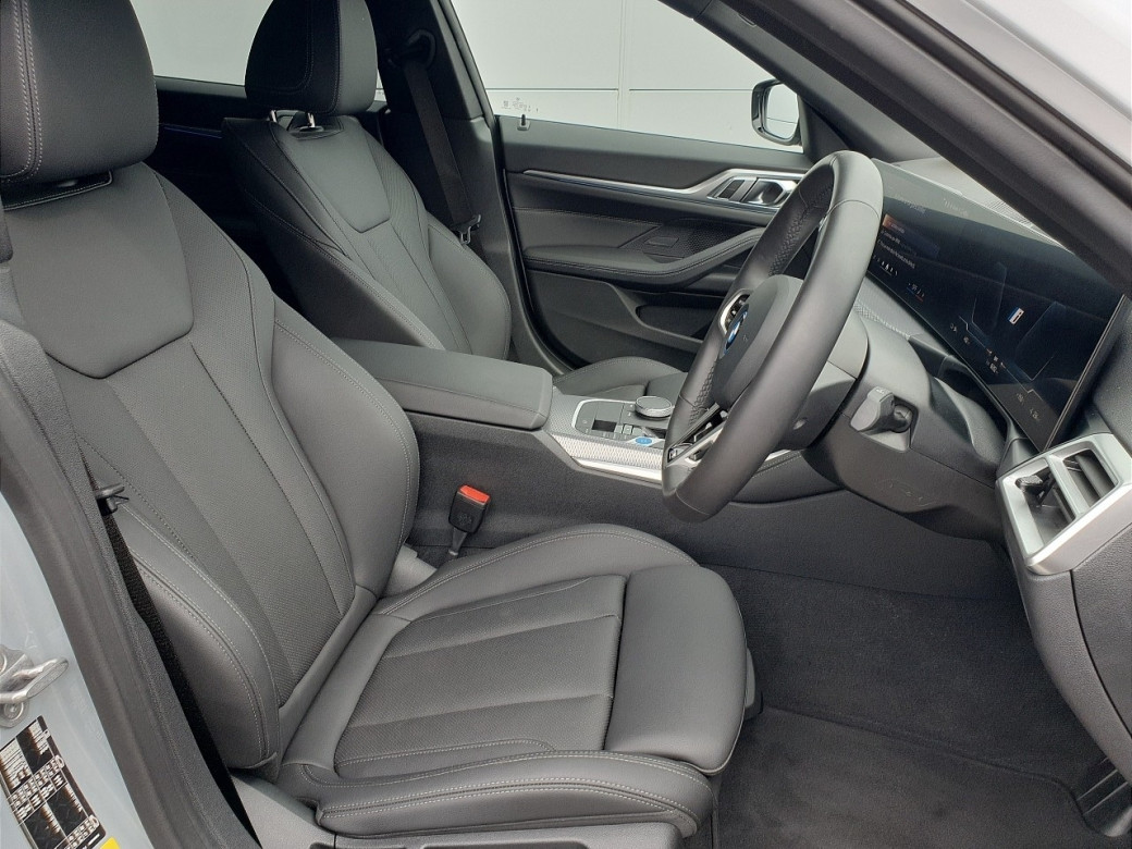 2025 BMW i4
