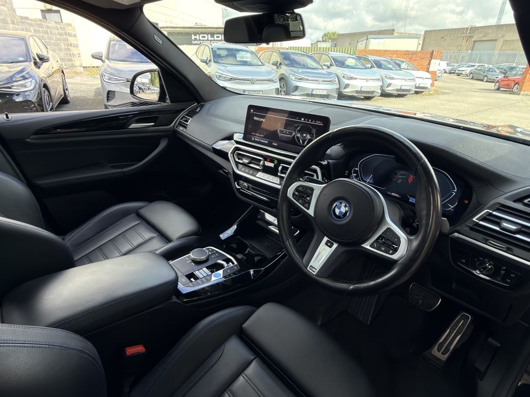 2025 BMW iX3
