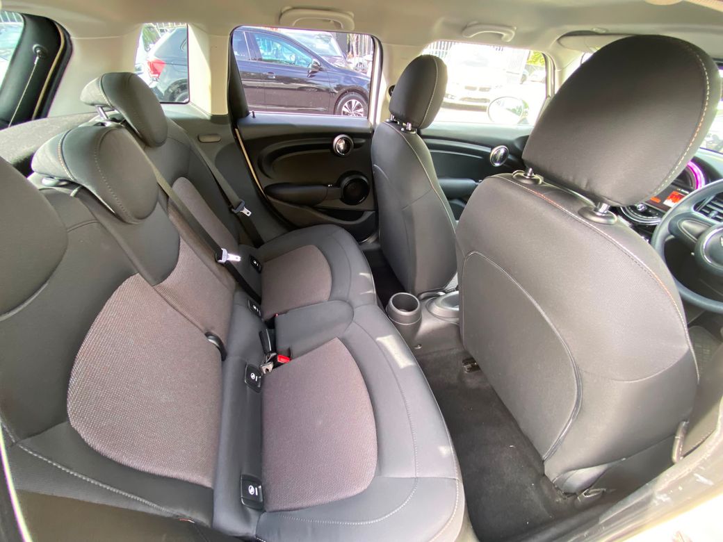 2016 Mini Hatch