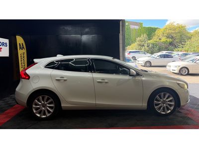 2015 Volvo V40