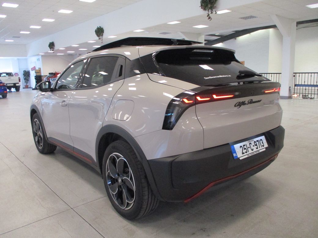 2025 Alfa Romeo Junior