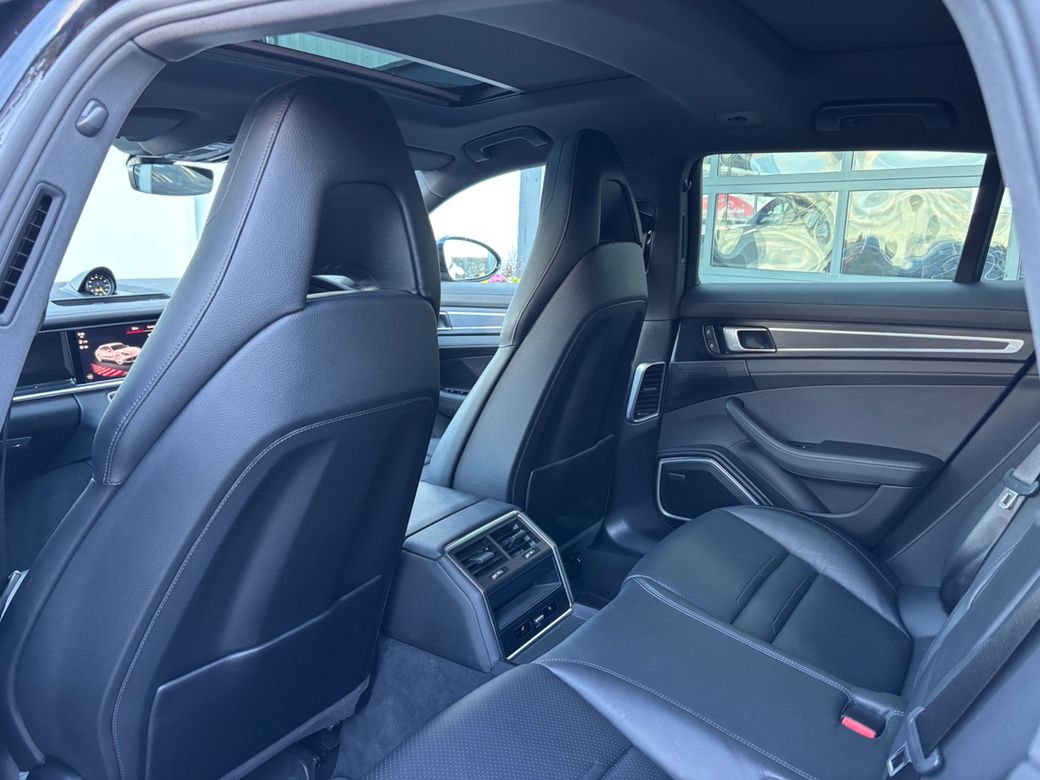 2022 Porsche Panamera