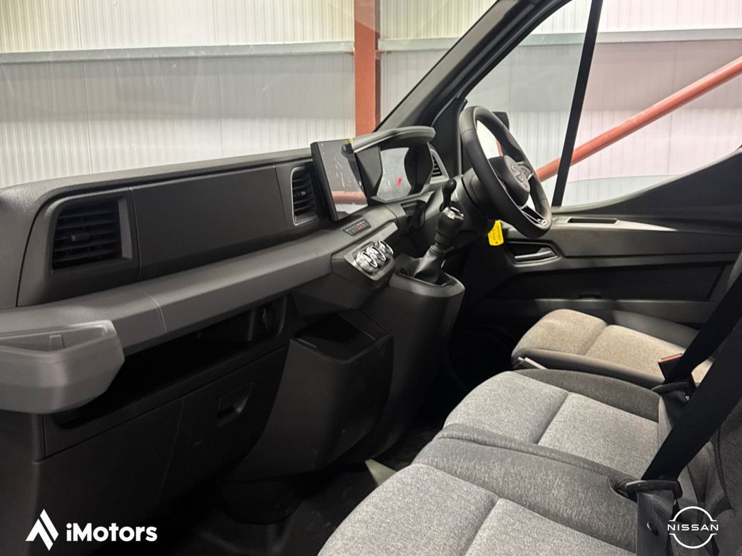 2025 Nissan Interstar