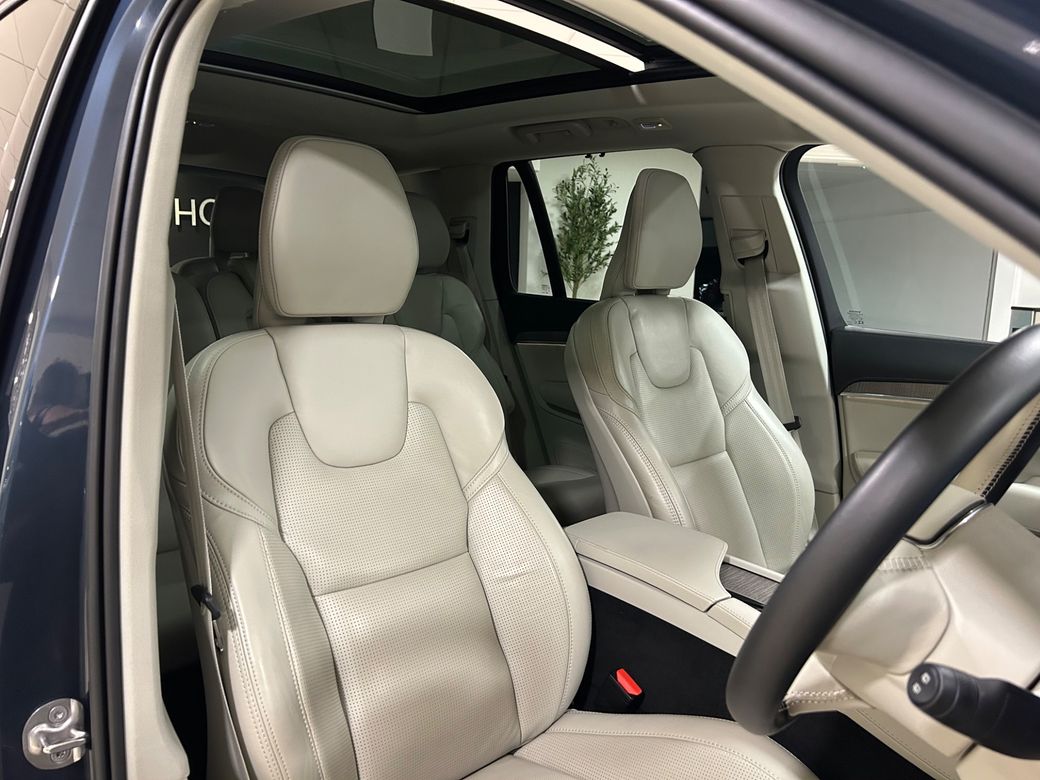 2023 Volvo XC90