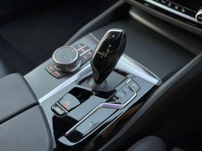 2023 BMW 520