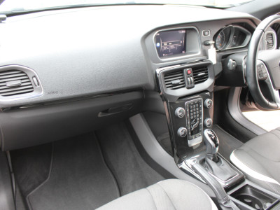 2019 Volvo V40