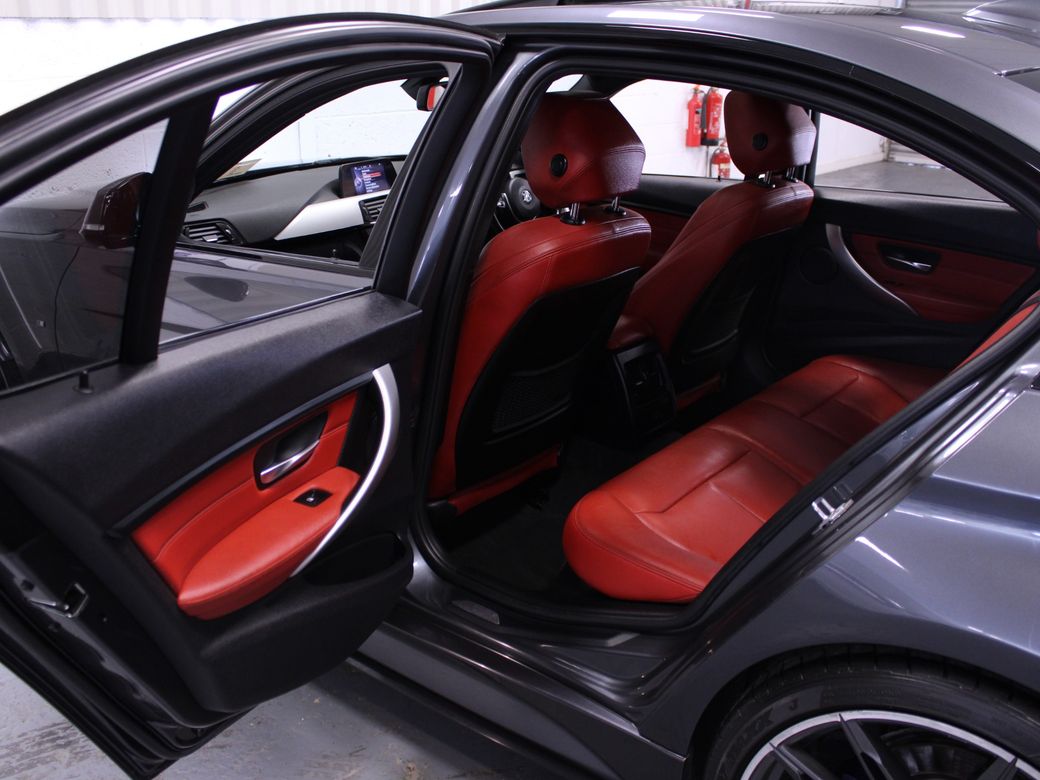 2015 BMW 320