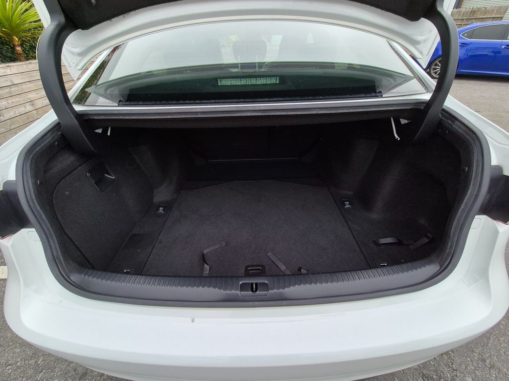 2017 Lexus IS 300h