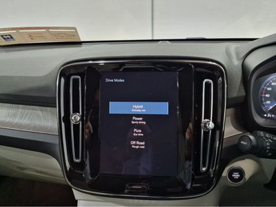 2022 Volvo XC40
