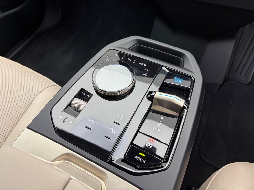 2023 BMW iX