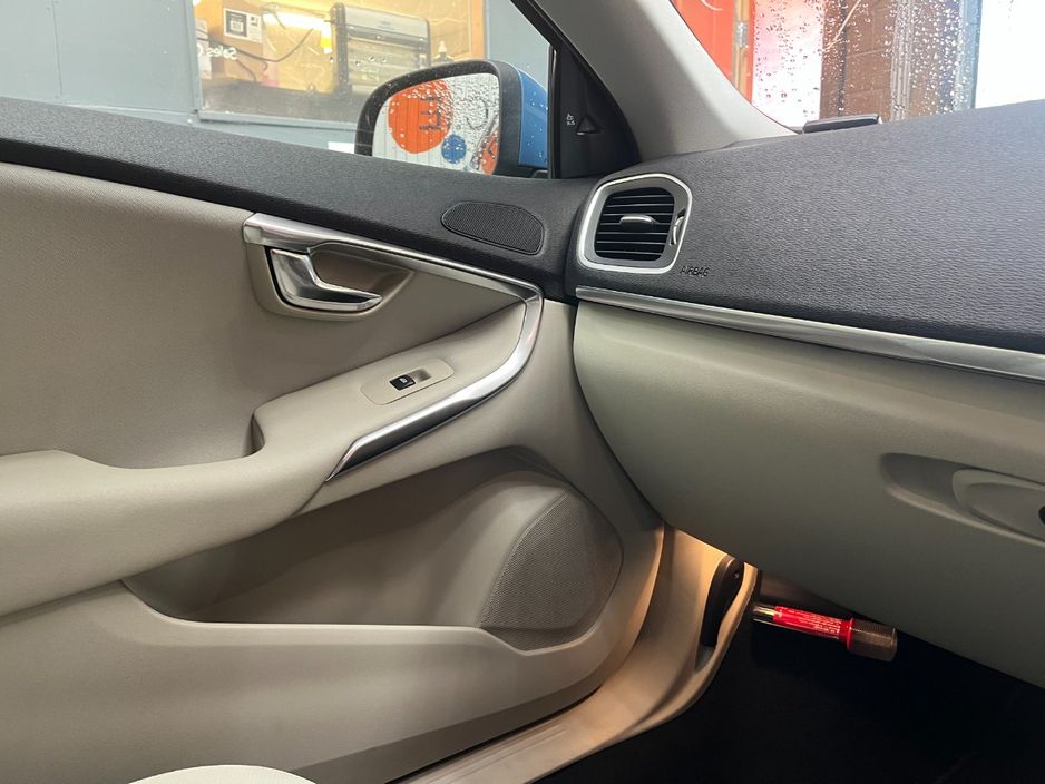 2016 Volvo V40