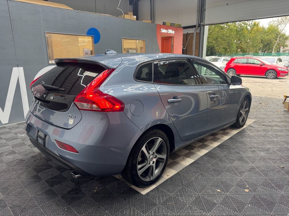 2018 Volvo V40