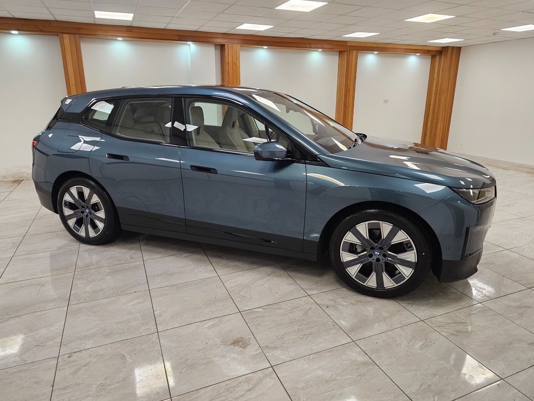 2024 BMW iX