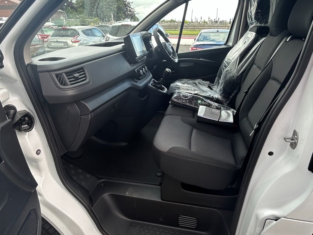 2025 Nissan Primastar