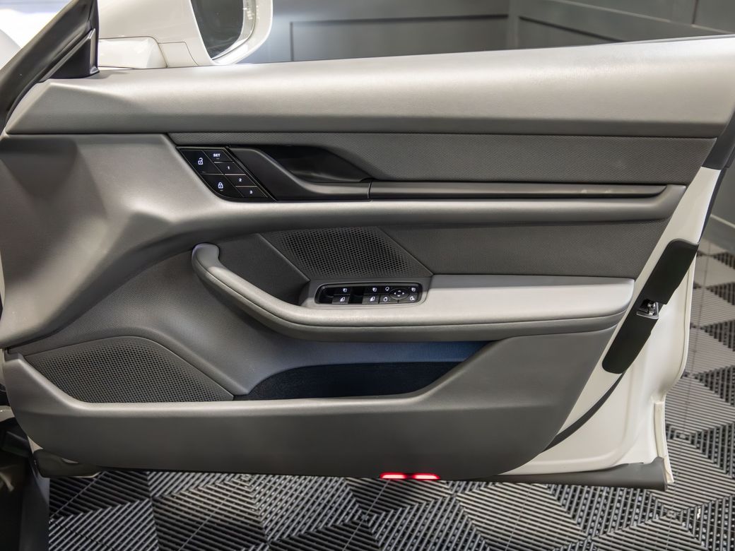2023 Porsche Taycan
