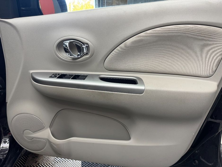 2016 Nissan March