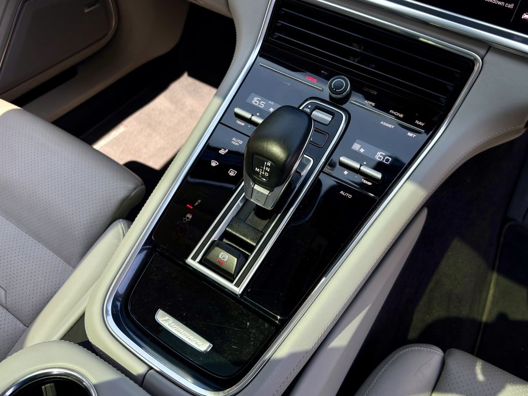 2022 Porsche Panamera
