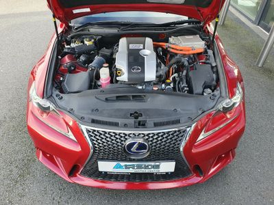 2015 Lexus IS 300h