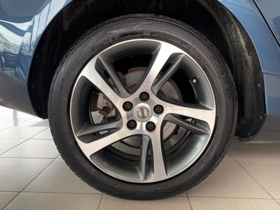 2016 Volvo V40