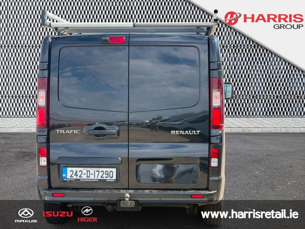 2024 Black Renault Trafic