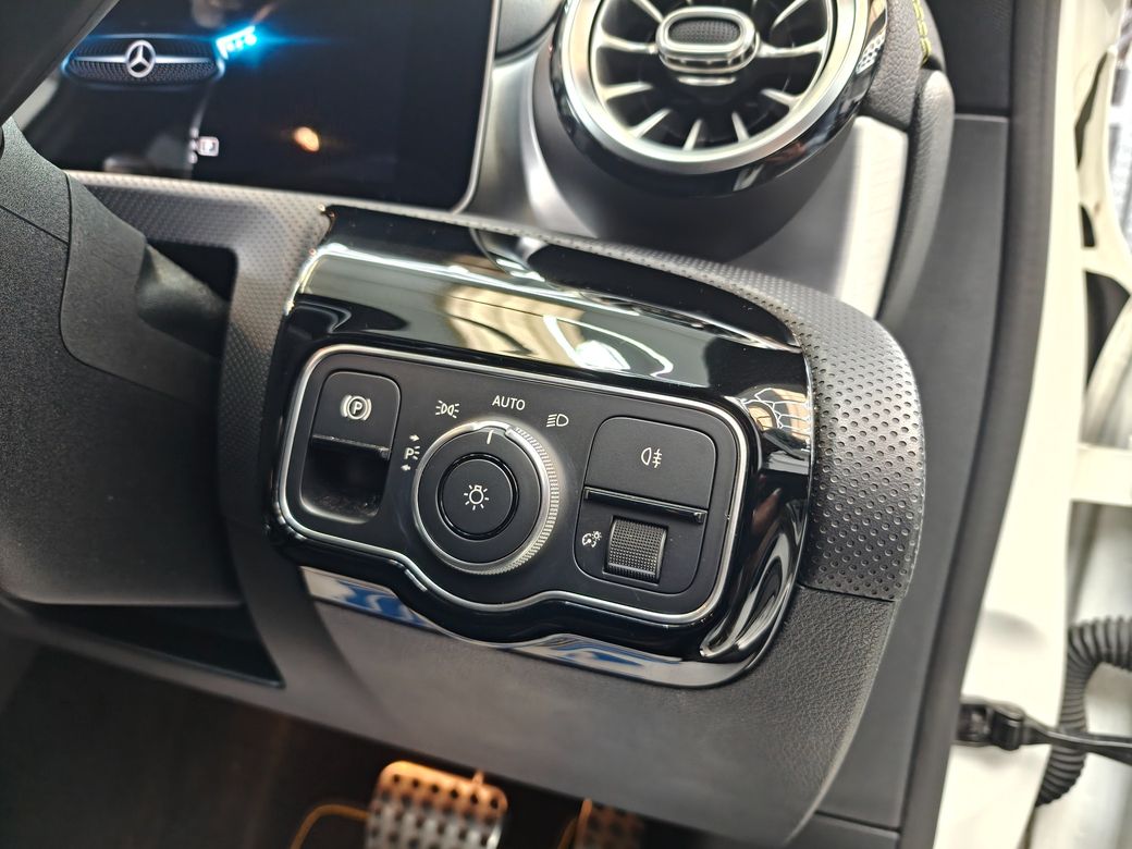 2018 Mercedes-Benz A 180