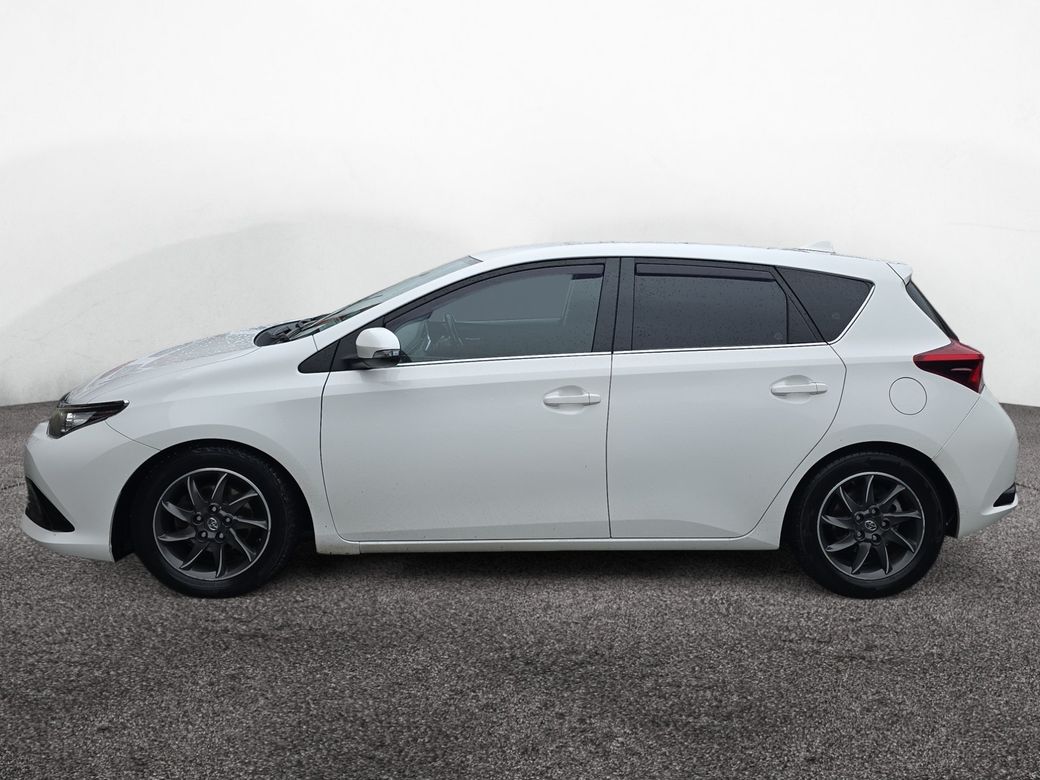 2017 Toyota Auris