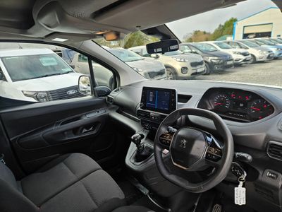 2022 Peugeot Partner