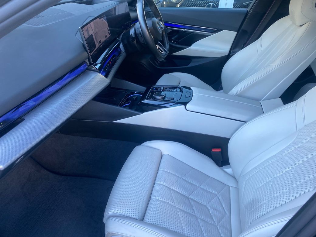 2024 BMW i5