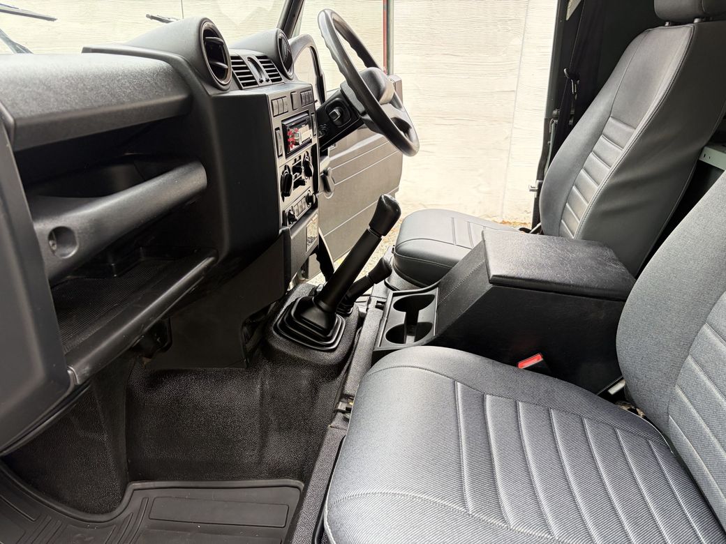 2015 Land Rover Defender 90